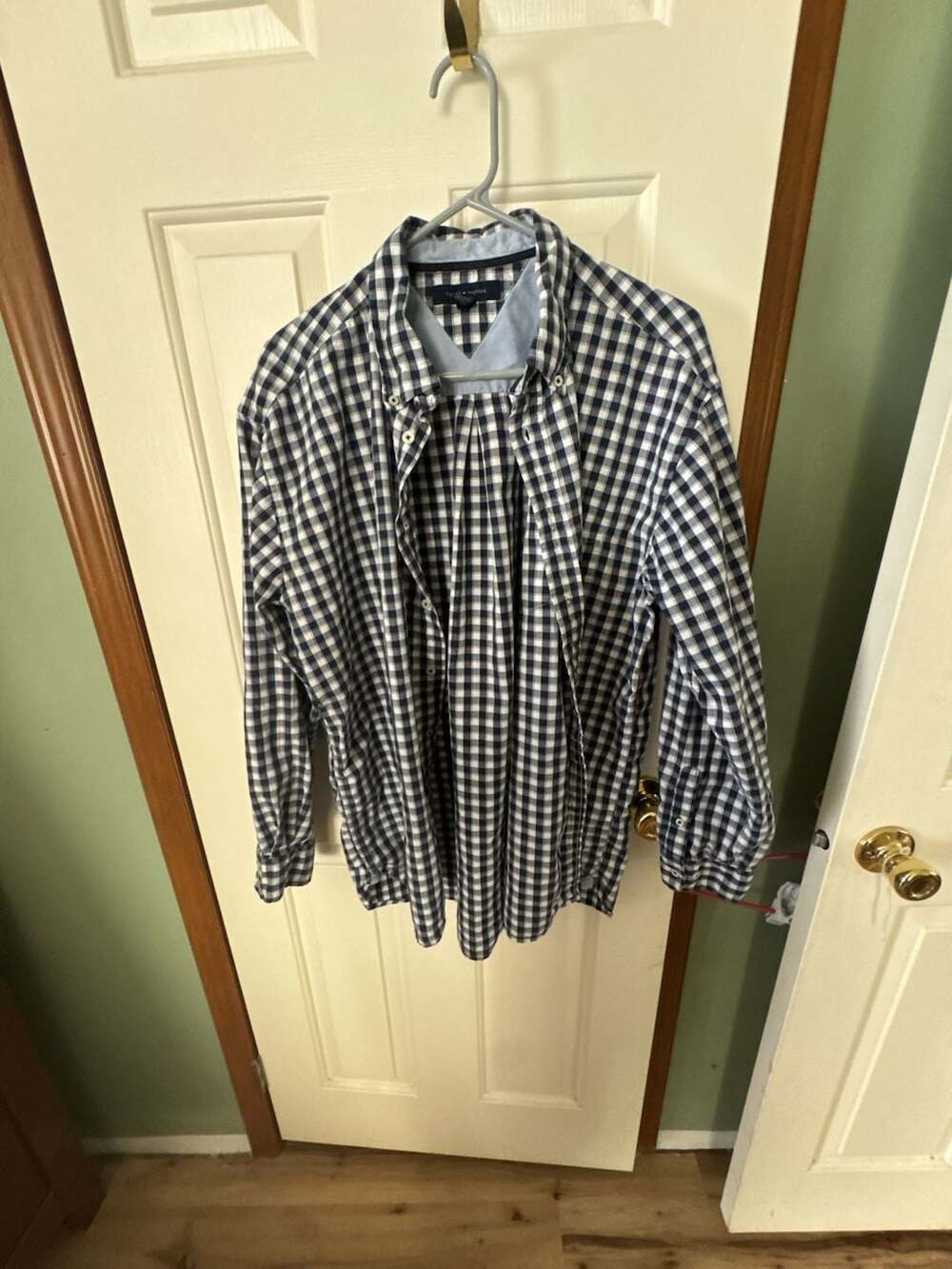 Tommy Hilfiger Button Down Shirt Size XL Blue Gingham Plaid